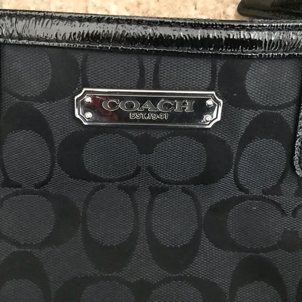 Black Coach handbag - Picture 2 of 7