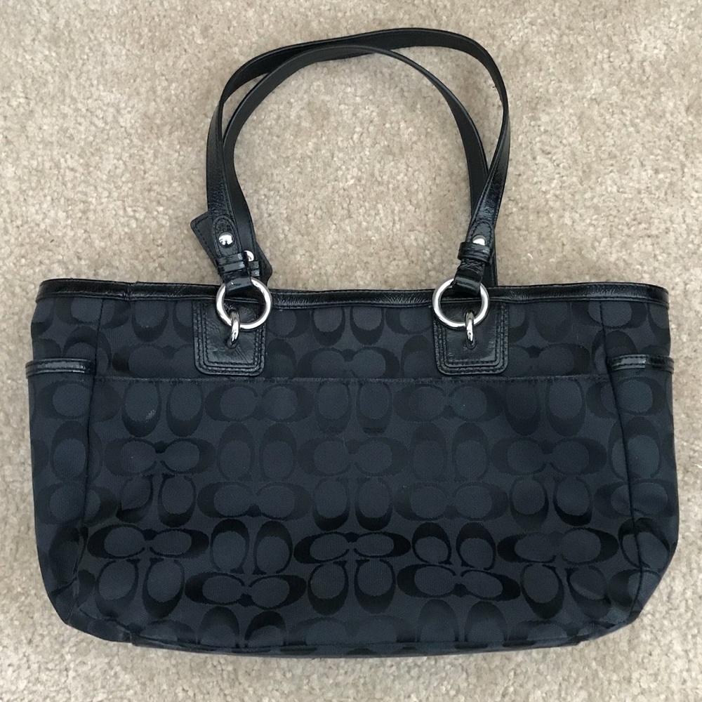 Black Coach handbag - Picture 3 of 7