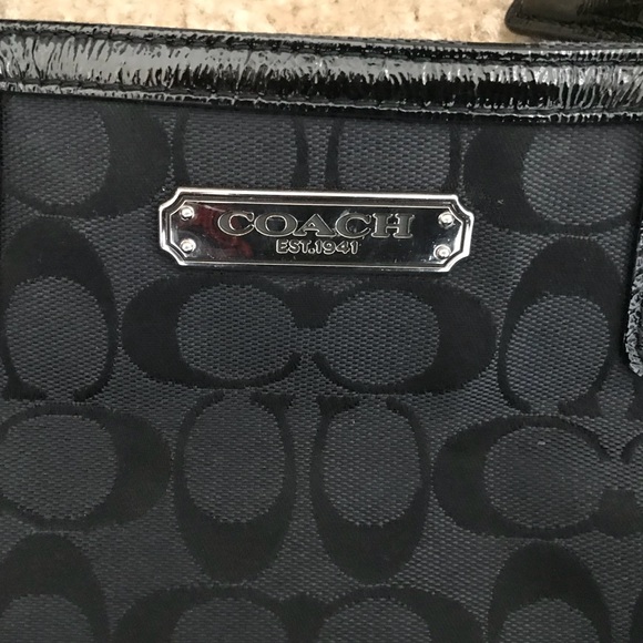 Black Coach handbag - Picture 2 of 7