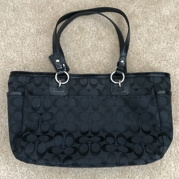 Black Coach handbag - Picture 3 of 7