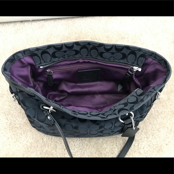 Black Coach handbag - Picture 4 of 7