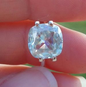 🍁SALE🍁3.20ct VVS1 loose cushion cut Moissanite