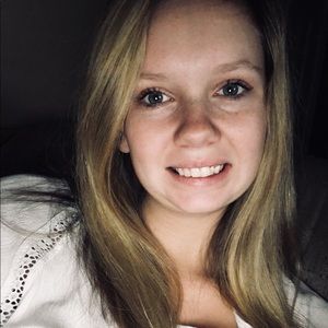 Meet your Posher, Holly