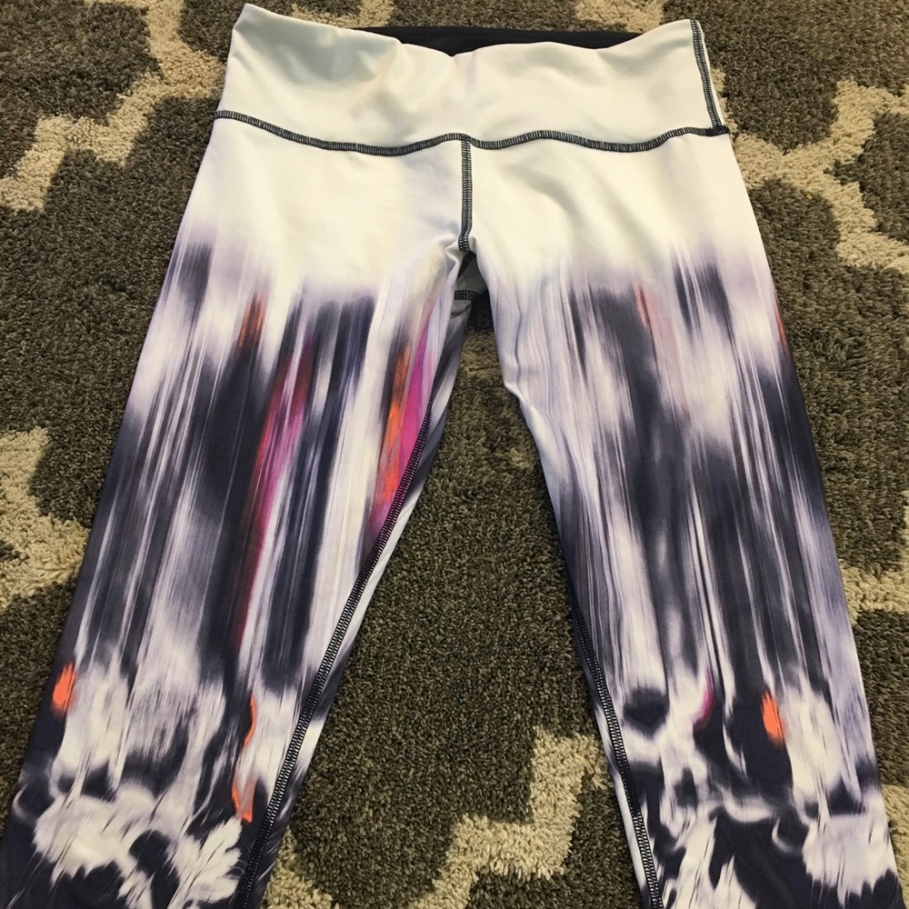 Lululemon Crops- Size 8