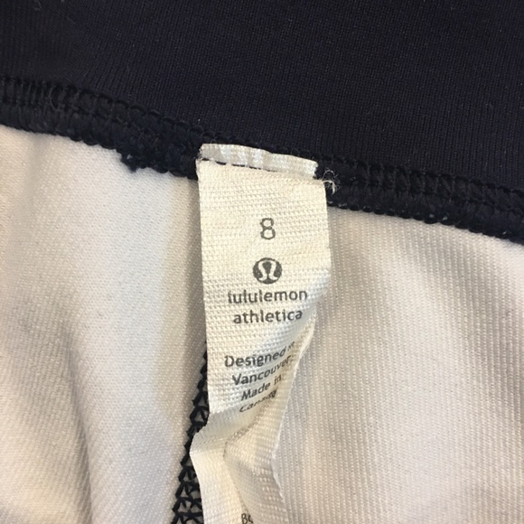 Lululemon Crops- Size 8 - Picture 5 of 5