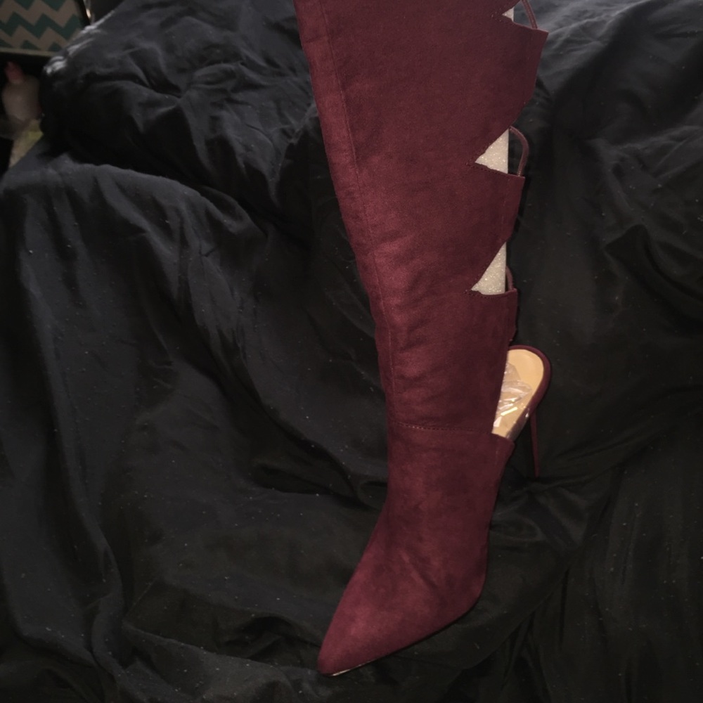 thigh high lace up heeled boots! - Picture 2 of 4