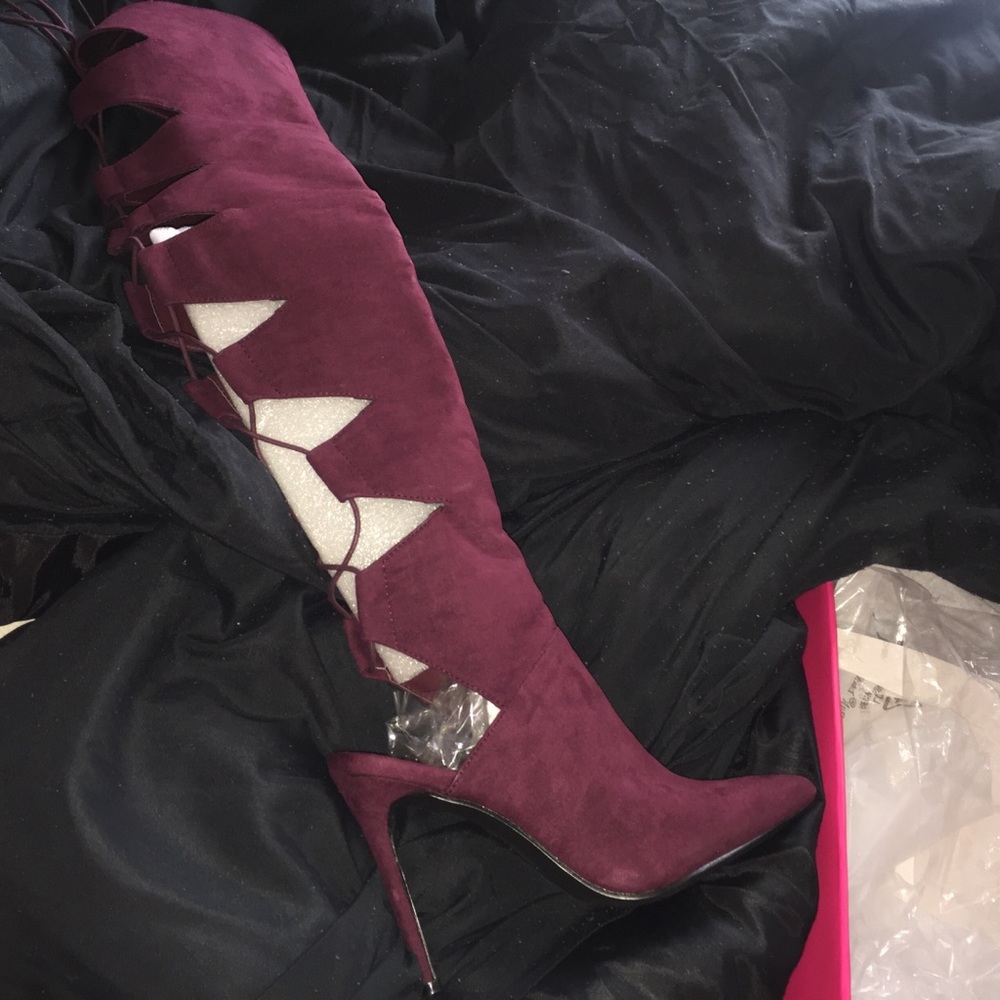 thigh high lace up heeled boots! - Picture 3 of 4