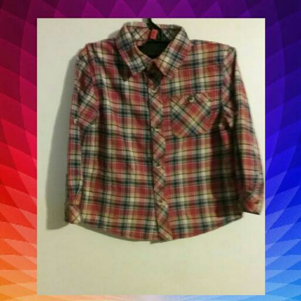 Long  or  short  sleeve  shirt