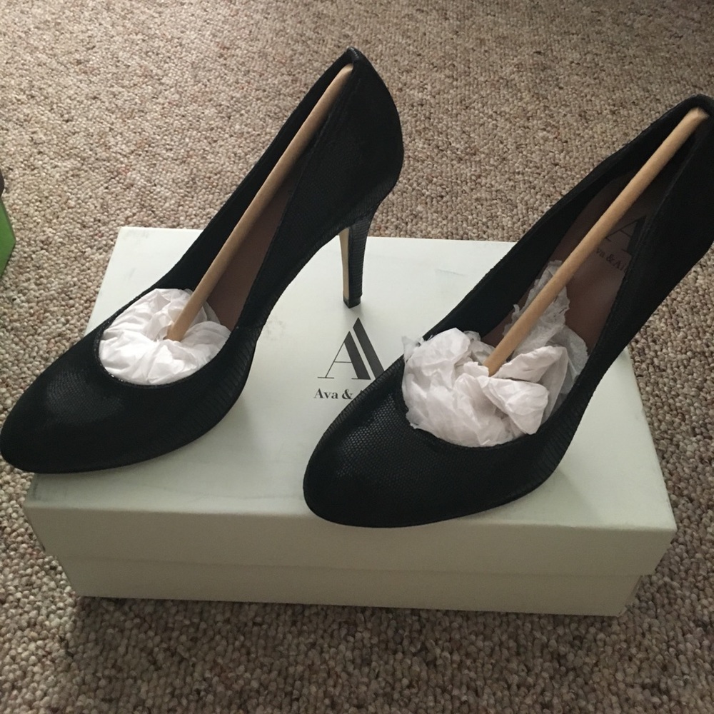 Sz 7 Black Lizard Print Heel by Ava & Aiden