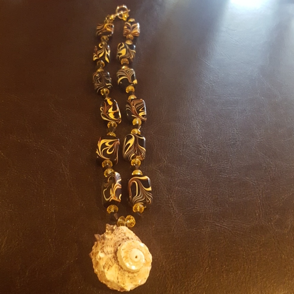 Beaded necklace
