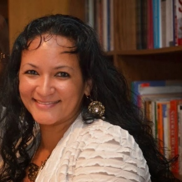 Meet your Posher, Denise - Picture 1 of 1