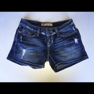 BKE Buckle Distressed Dark Wash Jean Shorts SZ 24
