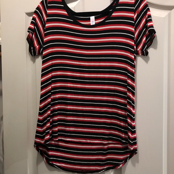 Lularoe Classic T size XS - Picture 2 of 3