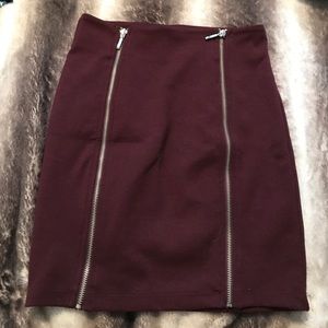 Maroon fall skirt with zipper detail