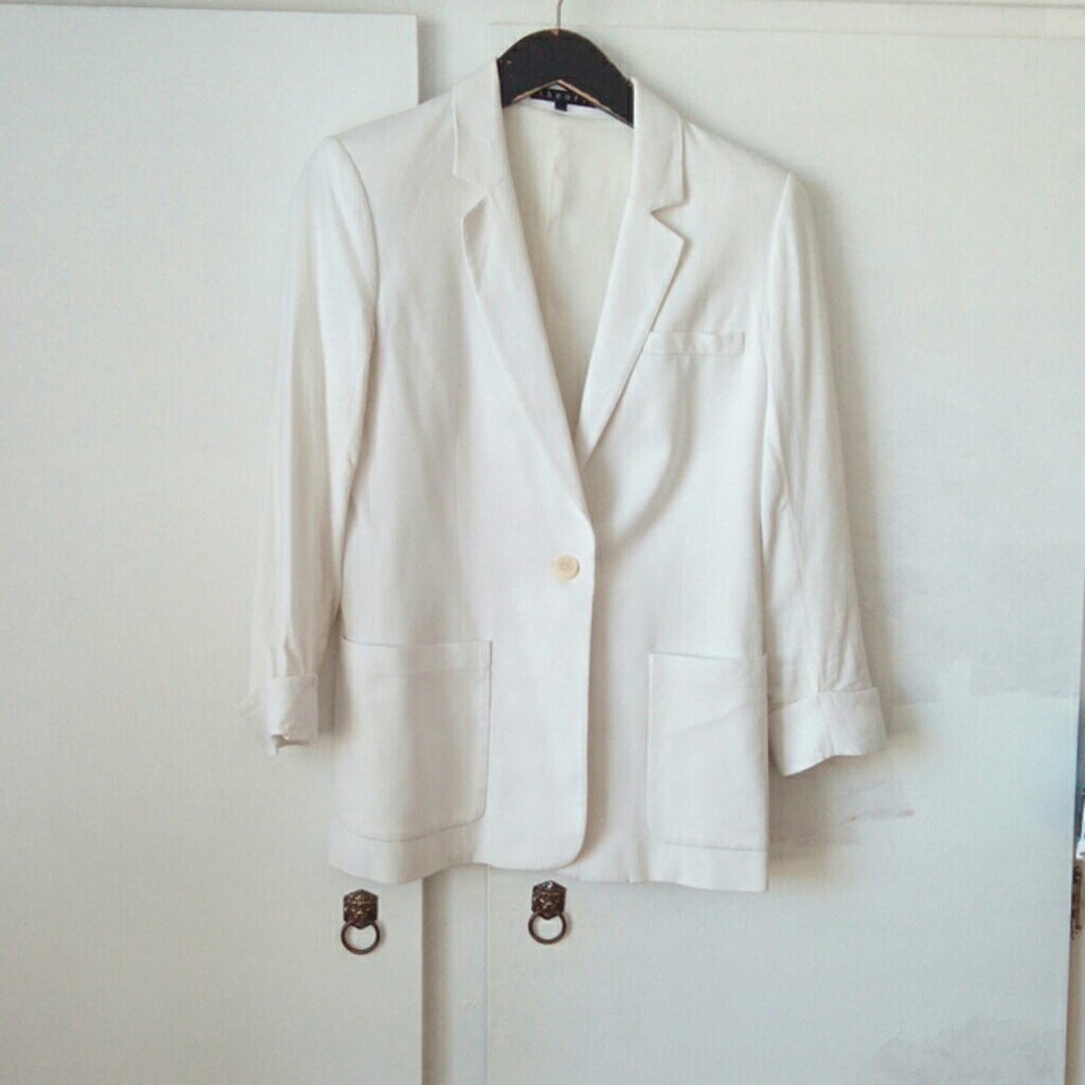 Theory Mayala white soft blazer size 2
