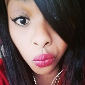 Meet your Posher, Dominique