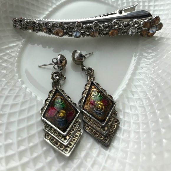 Vintage Jewelry - Gorgeous Vintage earring & hair clip set