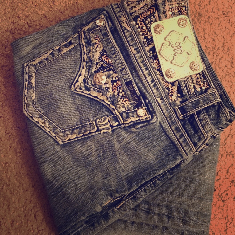 *SALE* BUCKLE Miss Me slightly boot cut jeans (29)