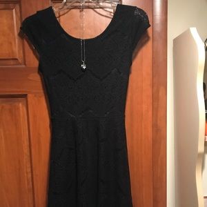 Short sleeved lace dress