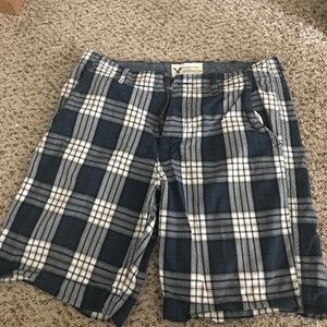 Men’s American Eagle plaid shorts