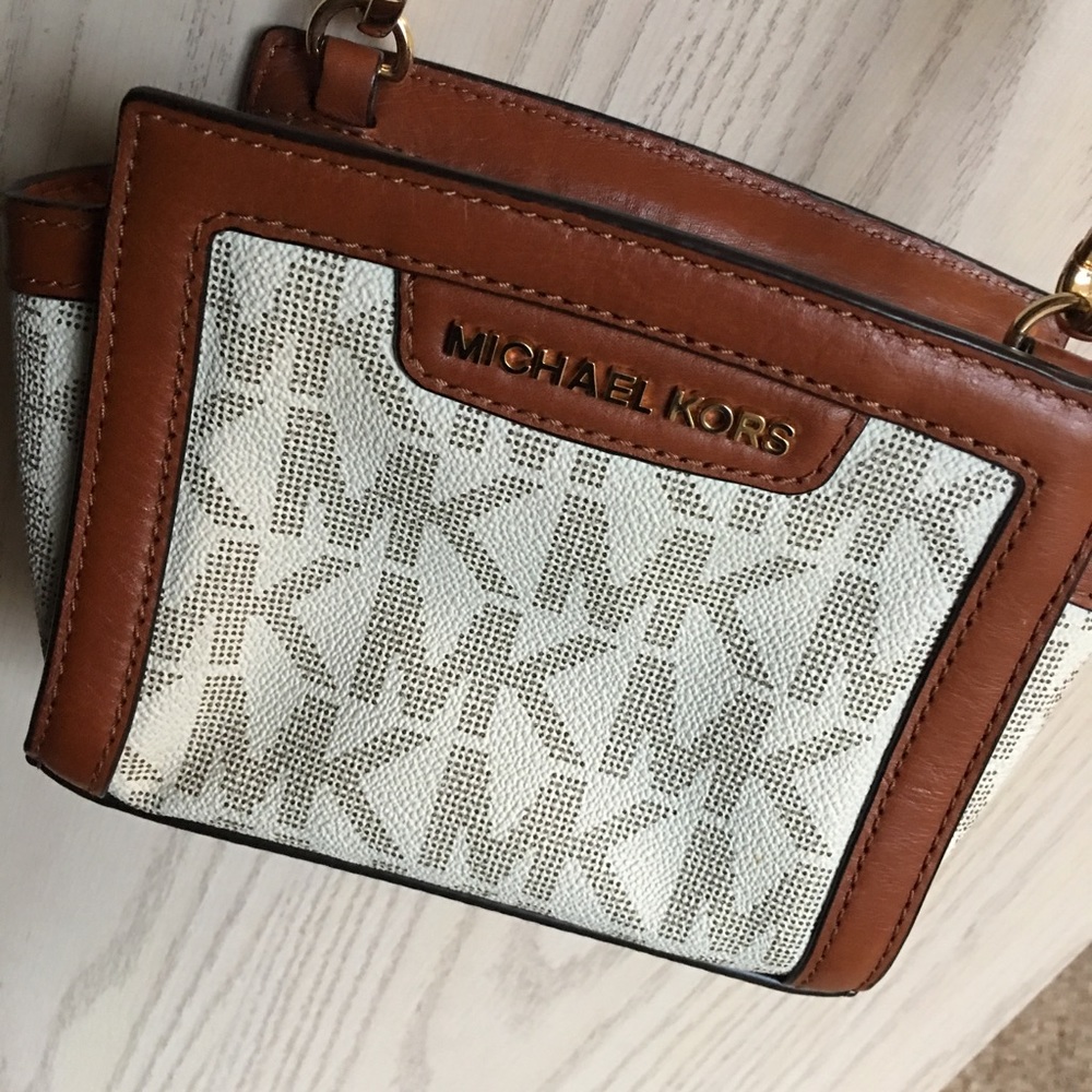 Michael Kors small purse - BEST OFFER :)