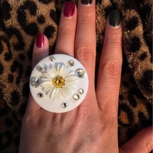 Tarina Tarantino daisy crystal statement ring