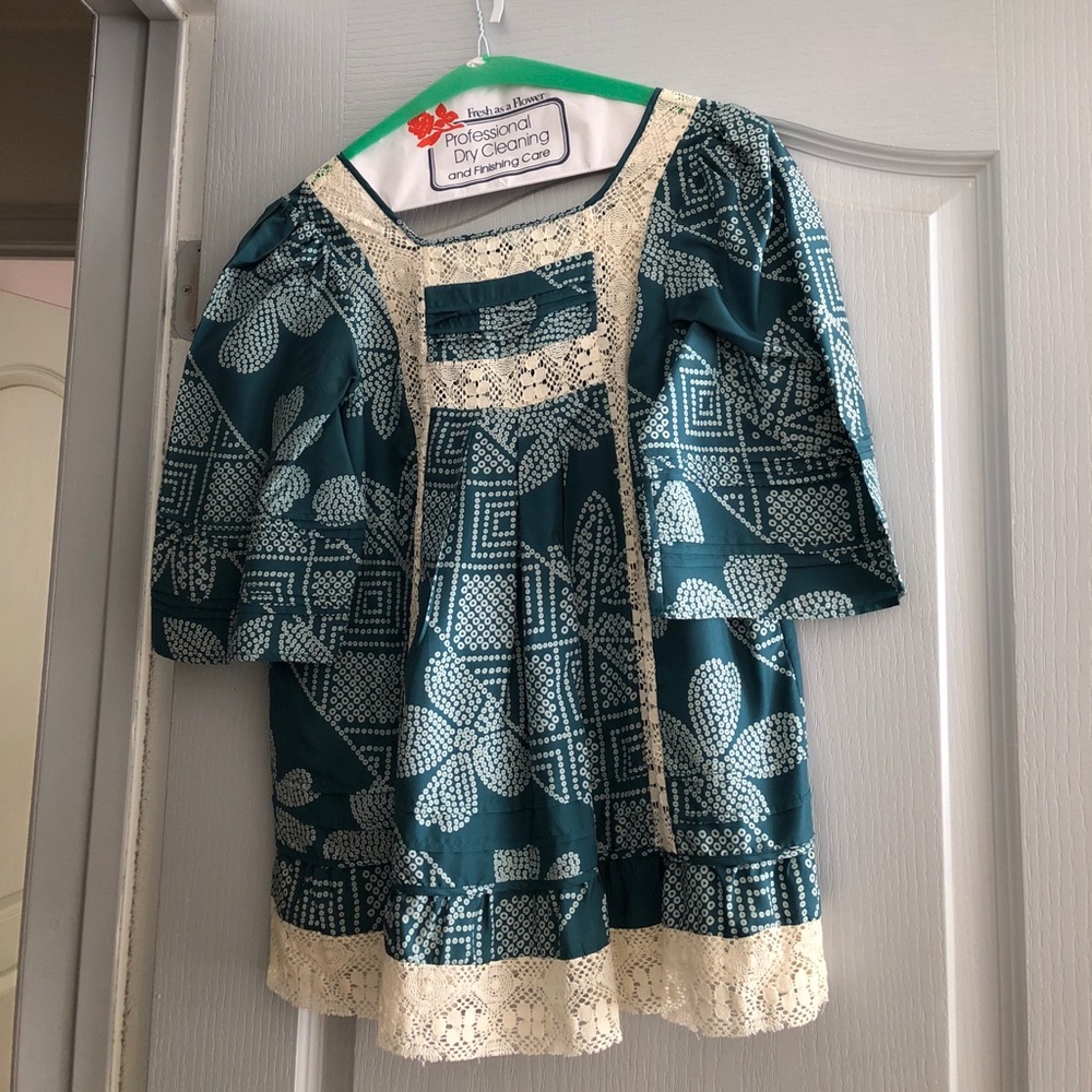 BCBGMaxazria 100% silk top
