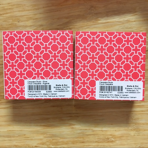 NIB Cleopatra Studs - Picture 2 of 4