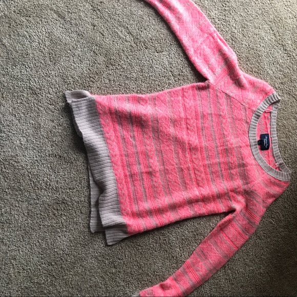 American Eagle pink sweater - Picture 2 of 2