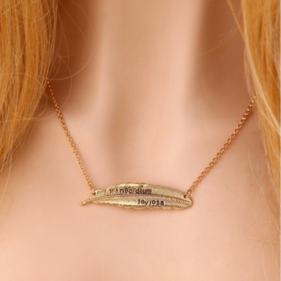 Harry Potter Wingardium Leviosa Feather Necklace - Picture 2 of 3