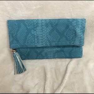 Blue clutch