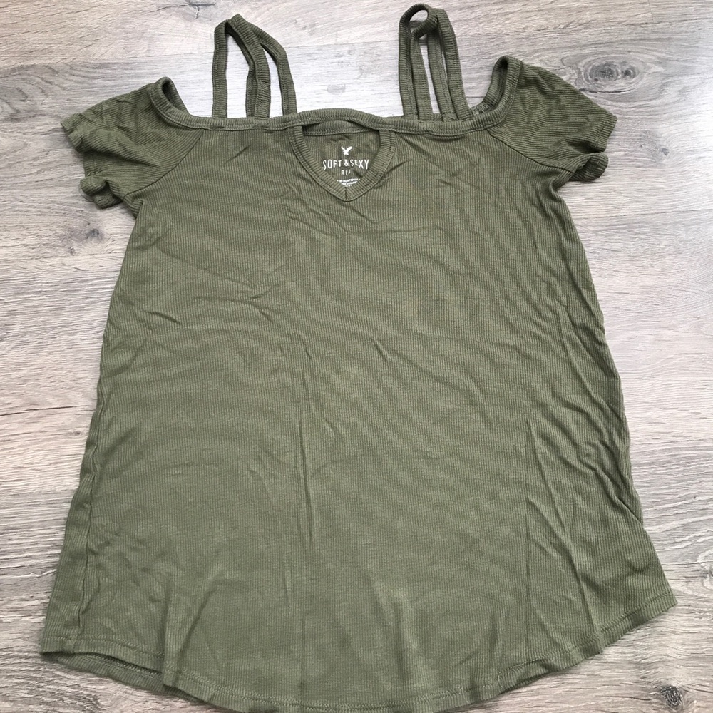 American Eagle cold shoulder rubbed tee sz sm