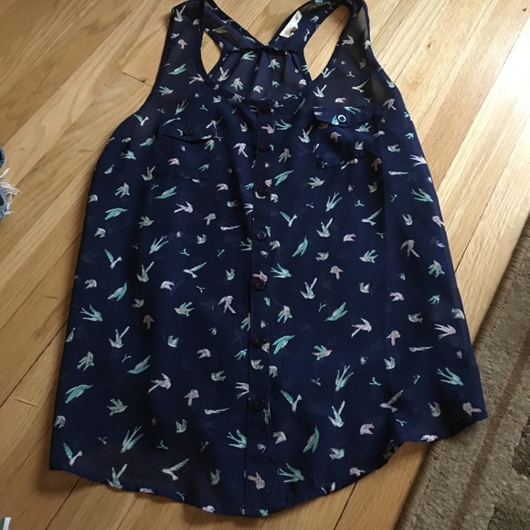 Tops - cute tank too with design