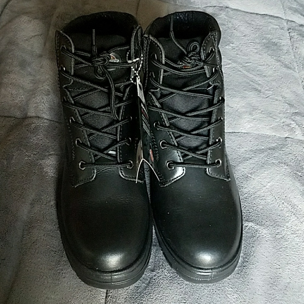 NWT Men's Boots