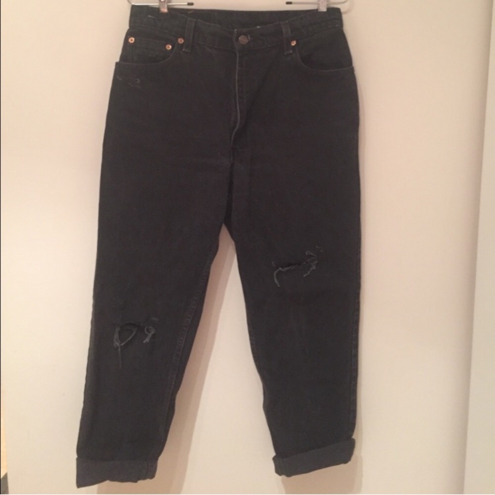Urban Outfitters 550 Distressed black denim jeans
