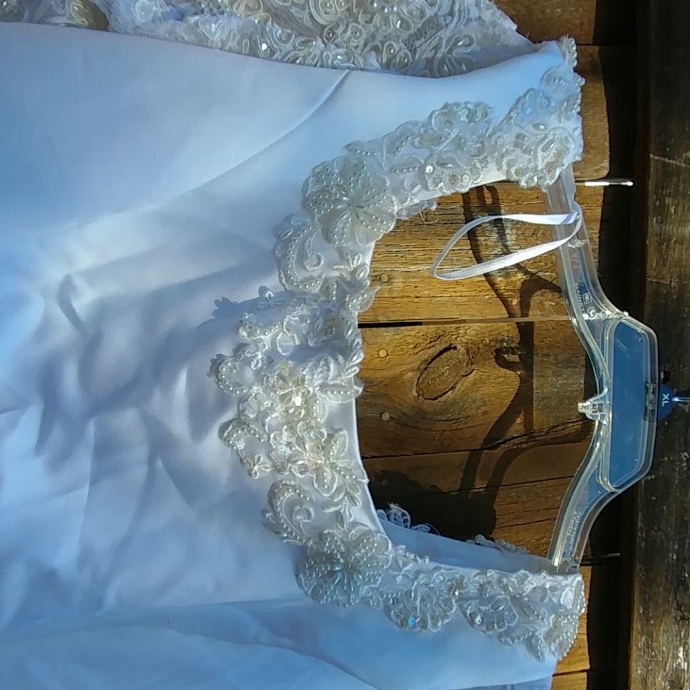 Dress - Picture 3 of 5