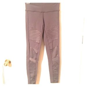 Alo Moto Legging