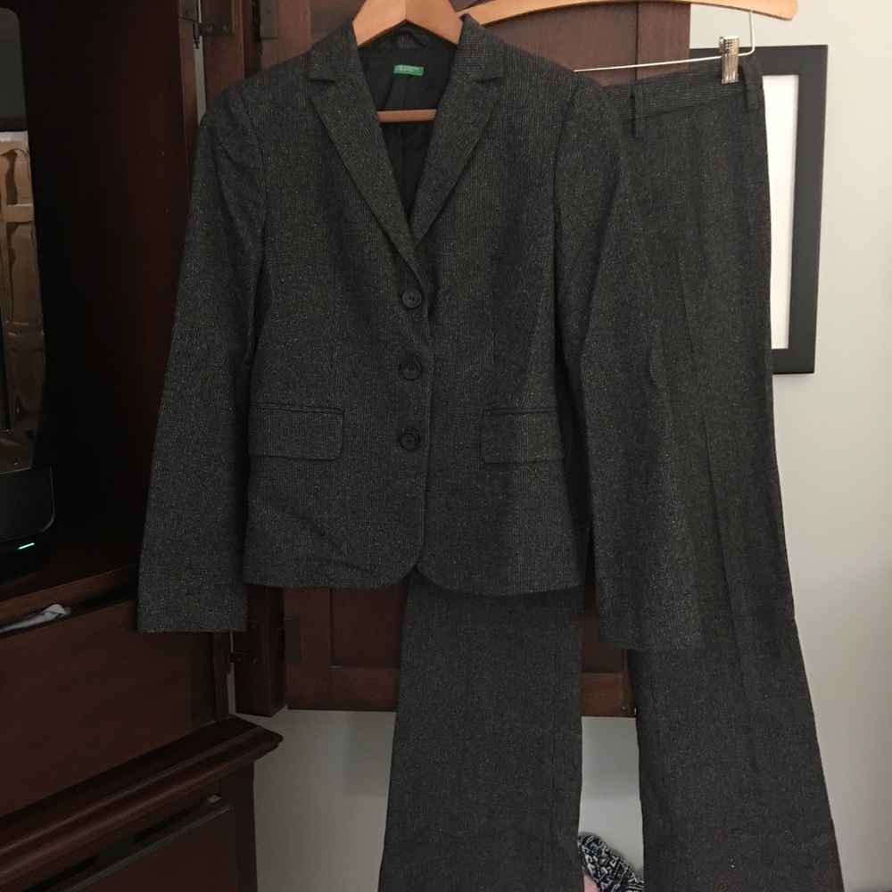 United Colors of Benetton grey wool pantsuit.