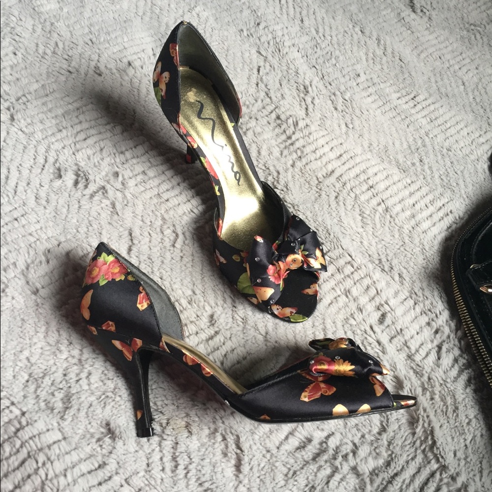 NWOB Satin Black Floral D'Orsay Heels - Picture 3 of 6