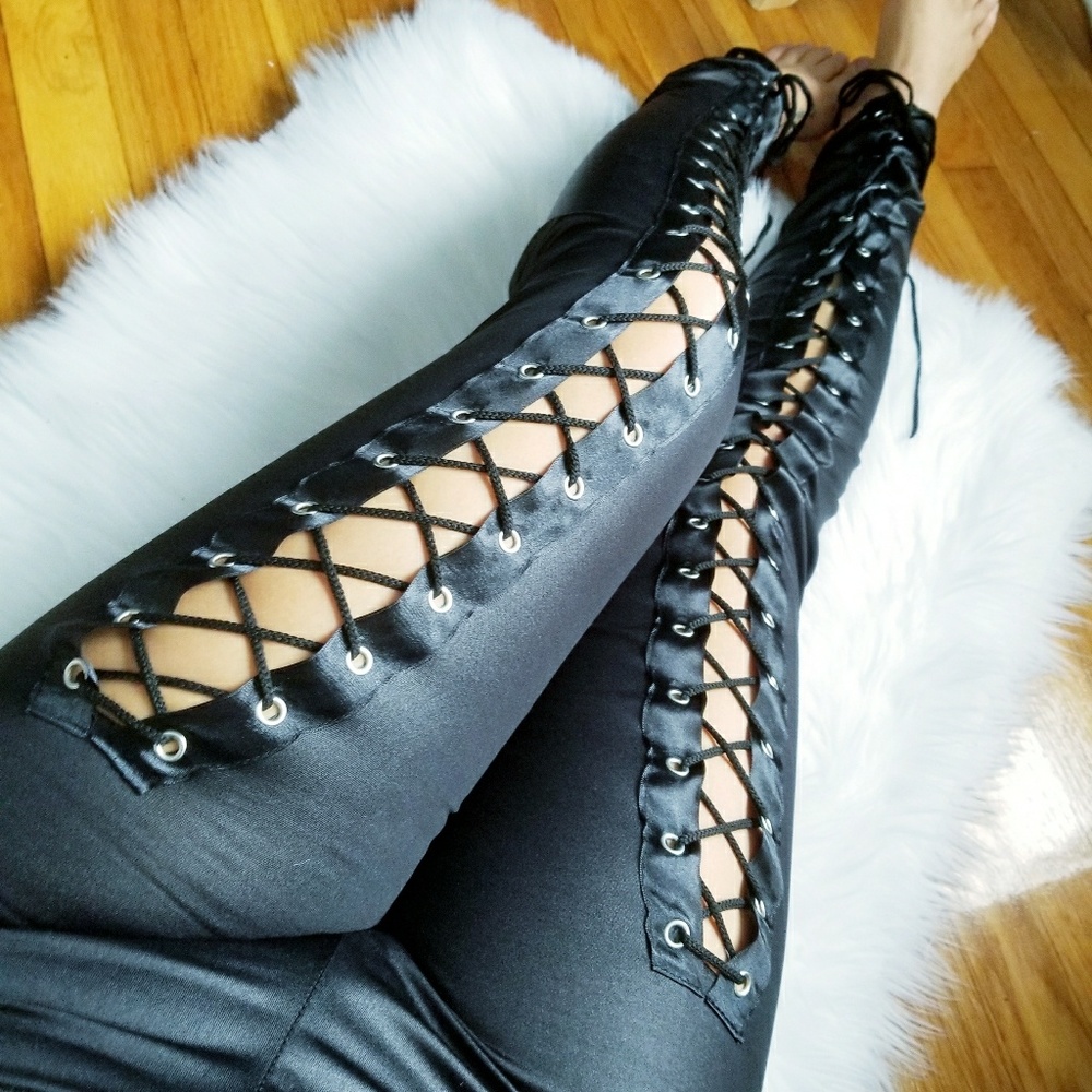 FINAL! Black Corset Lace Wet Look Legging - Picture 4 of 8