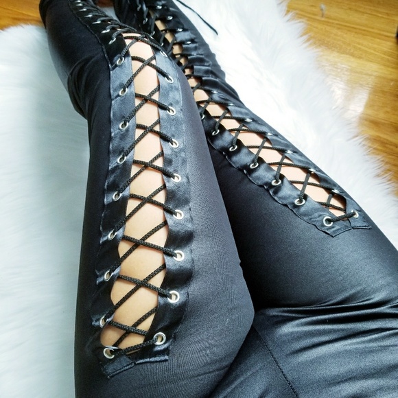 FINAL! Black Corset Lace Wet Look Legging - Picture 3 of 8