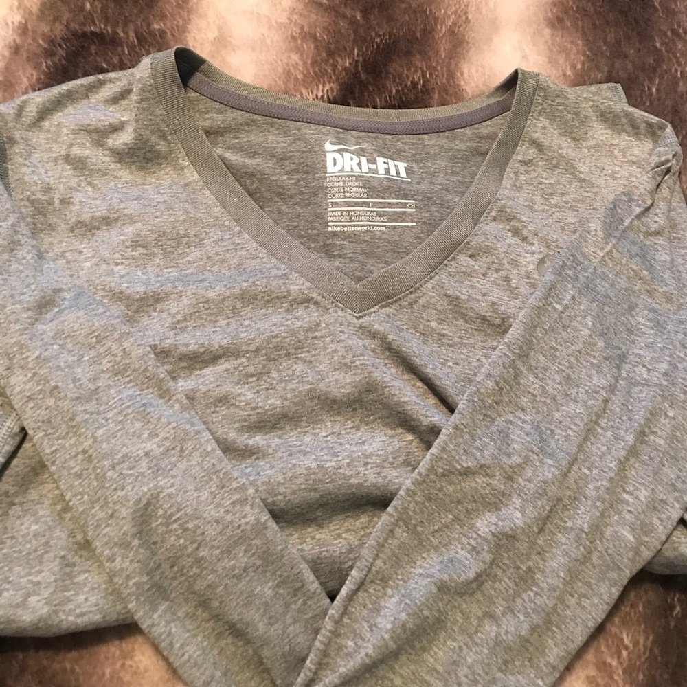 Nike dry fit long sleeve workout top