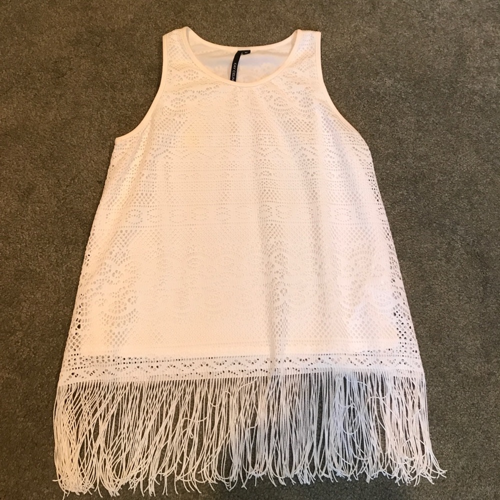 White lace sleeveless top