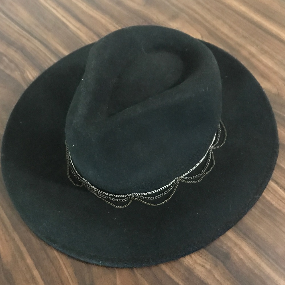 Felt hat