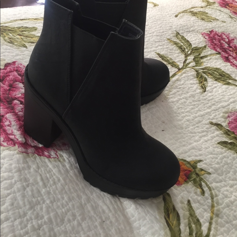 Cute platform boots