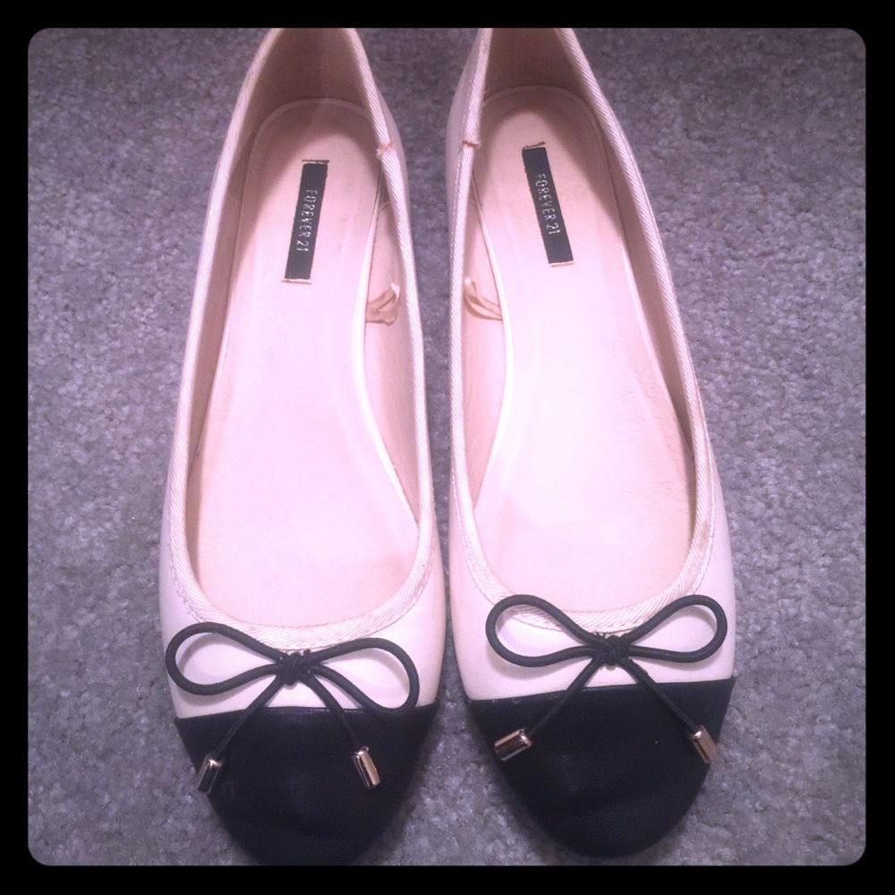 Forever 21 black and white flats