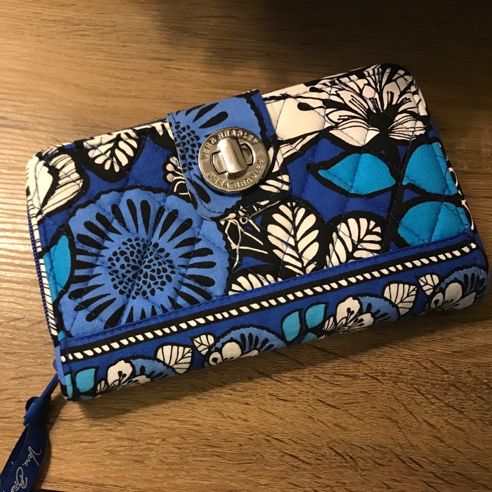 *SOLD*Vera Bradley Blue Bayou Wallet