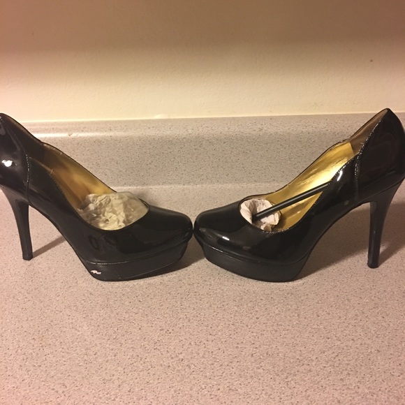 Guess Patent Leather Black Pumps Heels 7 - Picture 3 of 7