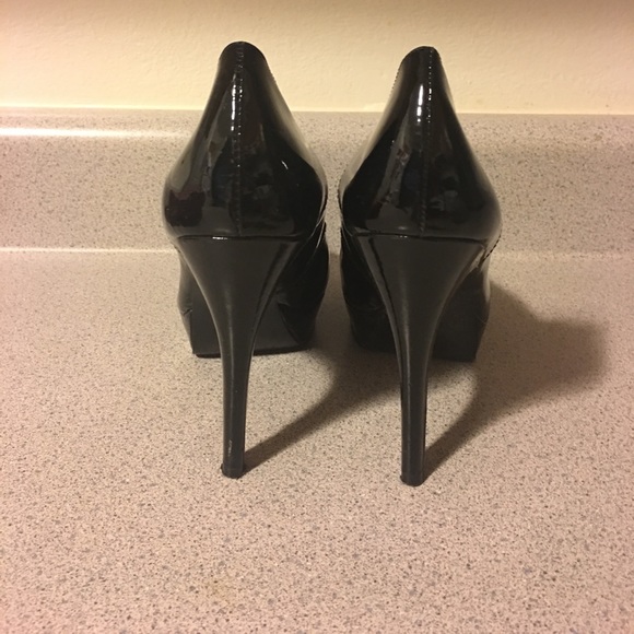Guess Patent Leather Black Pumps Heels 7 - Picture 4 of 7