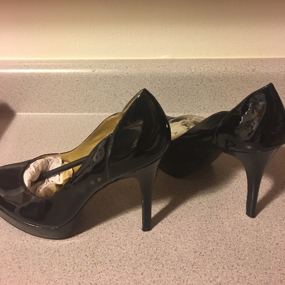 Guess Patent Leather Black Pumps Heels 7 - Picture 5 of 7